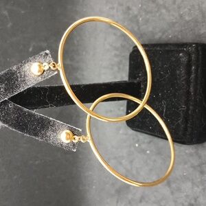 Chic Gold Hoop Earrings